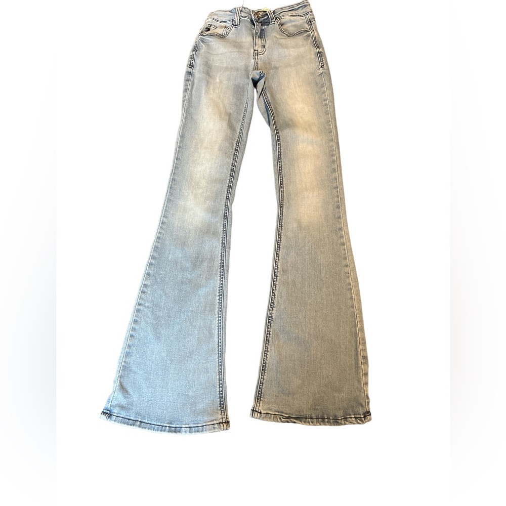KanCan Estilo Jeans size 1 (24) with inseam 33 soft/ stretchy denim